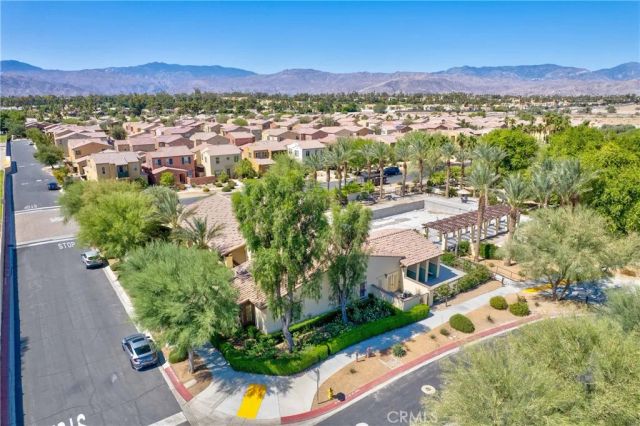 142 Paseo Bravo, Palm Desert, CA 92211