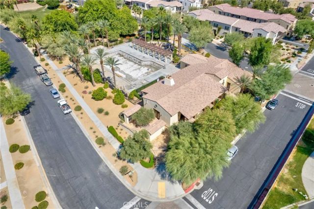 142 Paseo Bravo, Palm Desert, CA 92211