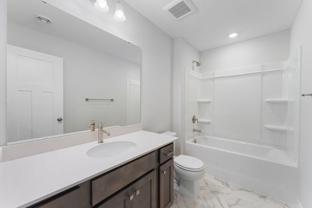 600 Haywood Drive, Lino Lakes, MN 55014