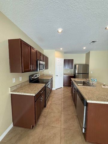 5234 Oakland Lake Circle, Fort Pierce, FL 34951