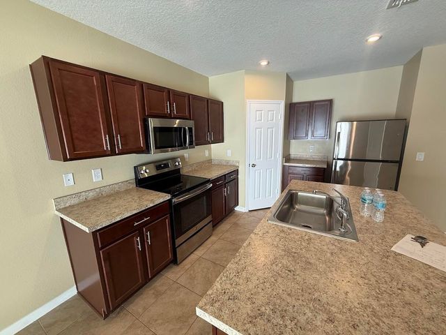 5234 Oakland Lake Circle, Fort Pierce, FL 34951