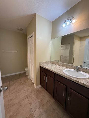 5234 Oakland Lake Circle, Fort Pierce, FL 34951