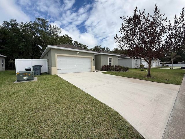 5234 Oakland Lake Circle, Fort Pierce, FL 34951