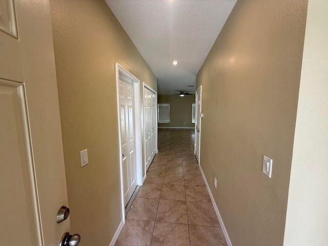 5234 Oakland Lake Circle, Fort Pierce, FL 34951