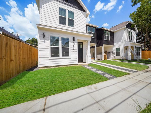 7033 Avenue N, Houston, TX 77011