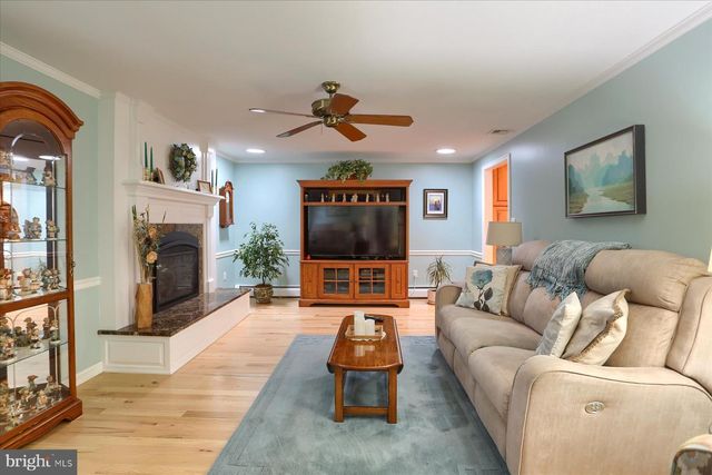 1009 COPPER CREEK DR, Mechanicsburg, PA 17050
