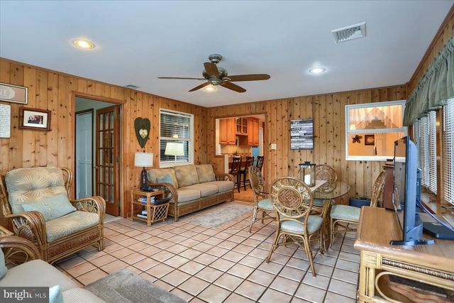 1009 COPPER CREEK DR, Mechanicsburg, PA 17050