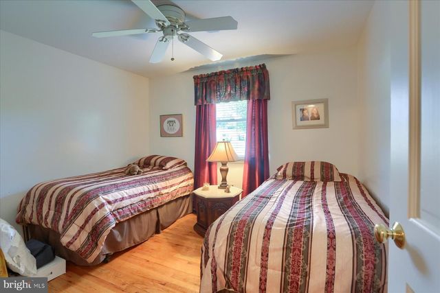 1009 COPPER CREEK DR, Mechanicsburg, PA 17050