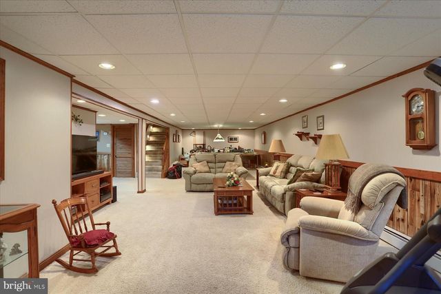 1009 COPPER CREEK DR, Mechanicsburg, PA 17050