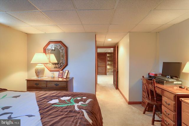 1009 COPPER CREEK DR, Mechanicsburg, PA 17050
