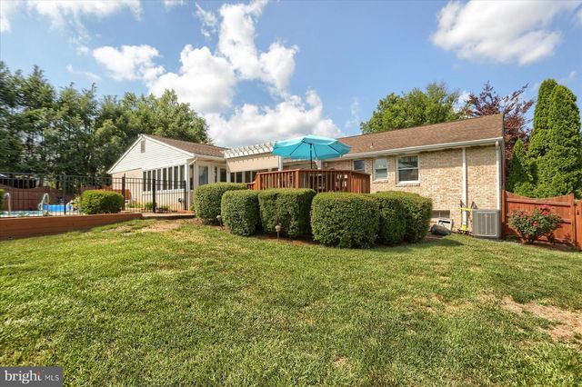 1009 COPPER CREEK DR, Mechanicsburg, PA 17050