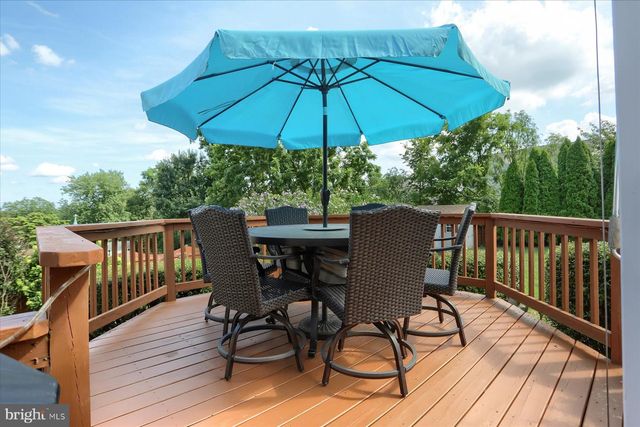 1009 COPPER CREEK DR, Mechanicsburg, PA 17050