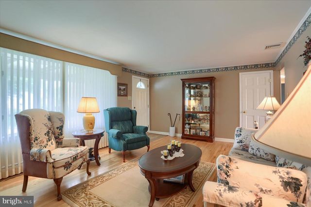 1009 COPPER CREEK DR, Mechanicsburg, PA 17050
