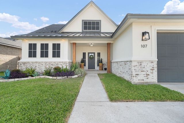 107 John Russell Dr, Portland, TX 78374