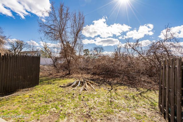 40 Greenwood Loop Road, Brick, NJ 08724