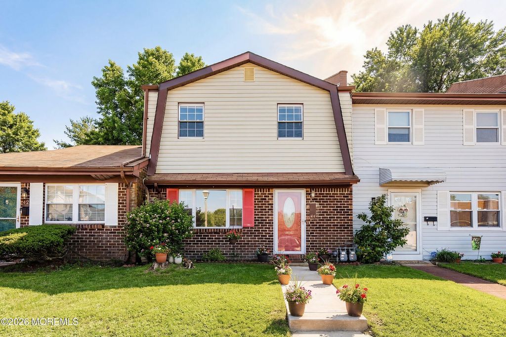 40 Greenwood Loop Road, Brick, NJ 08724