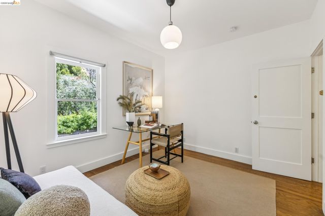 98 Montell St, Oakland, CA 94611