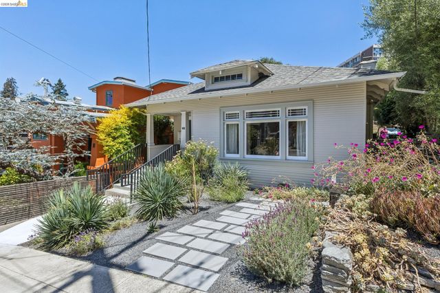 98 Montell St, Oakland, CA 94611