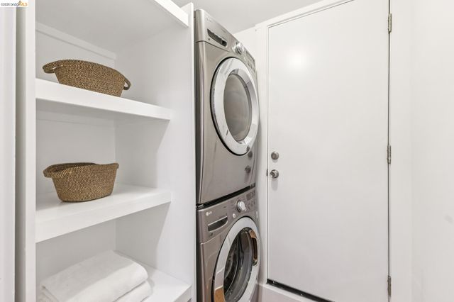 98 Montell St, Oakland, CA 94611