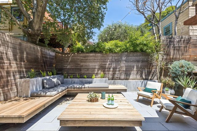 98 Montell St, Oakland, CA 94611