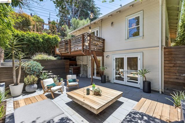 98 Montell St, Oakland, CA 94611