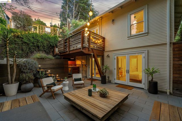 98 Montell St, Oakland, CA 94611