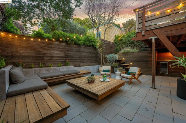 98 Montell St, Oakland, CA 94611