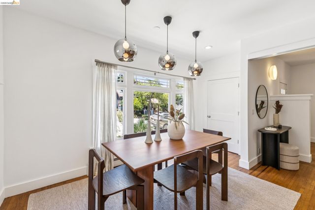 98 Montell St, Oakland, CA 94611