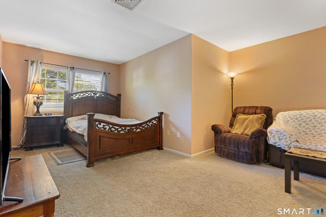 40 Lexington Way North, Milford, CT 06461