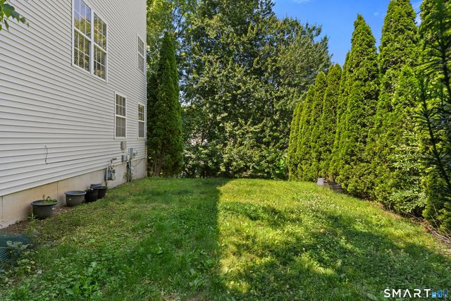 40 Lexington Way North, Milford, CT 06461