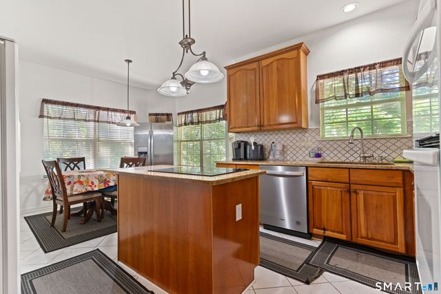 40 Lexington Way North, Milford, CT 06461