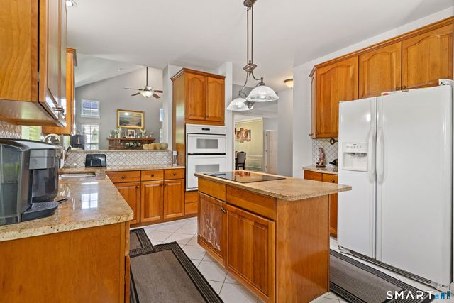 40 Lexington Way North, Milford, CT 06461