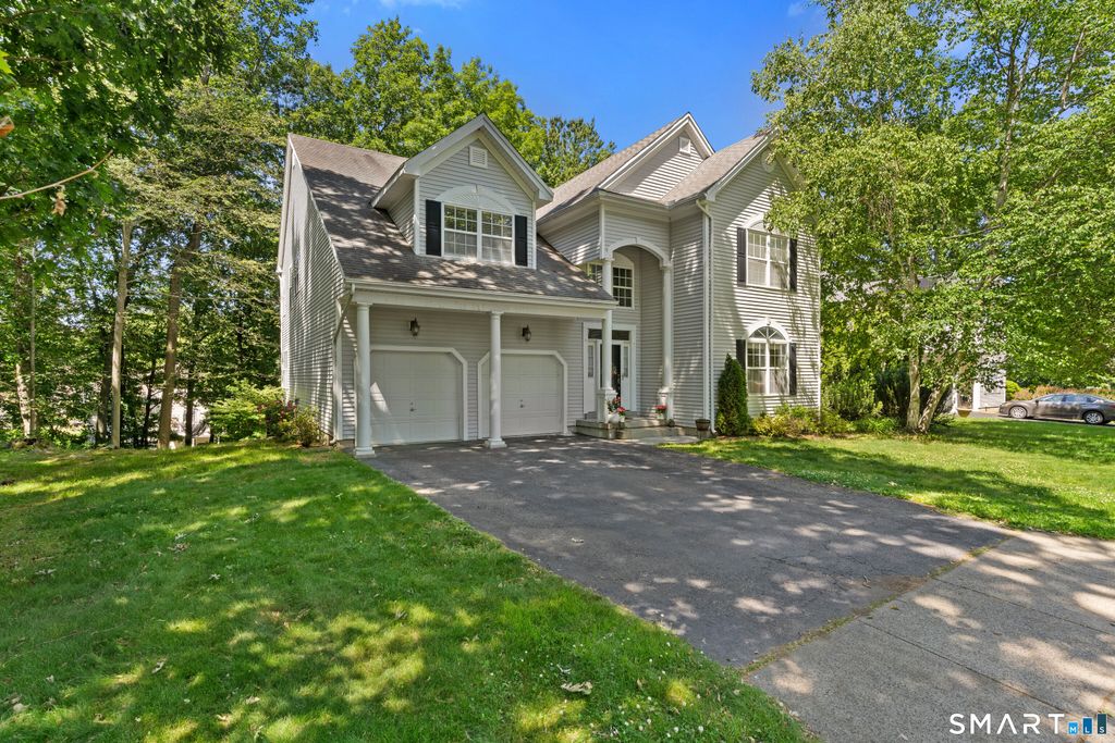 40 Lexington Way North, Milford, CT 06461