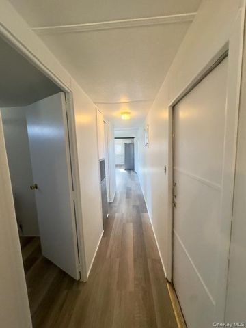 620 Montauk Highway 33, Westhampton Beach, NY 11791