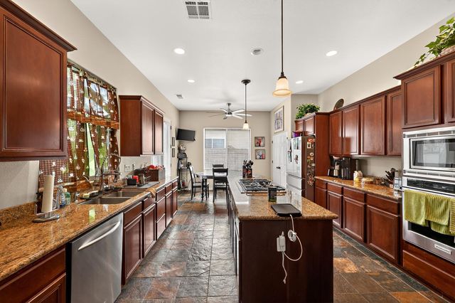 8740 Laguna St, Chowchilla, CA 93610