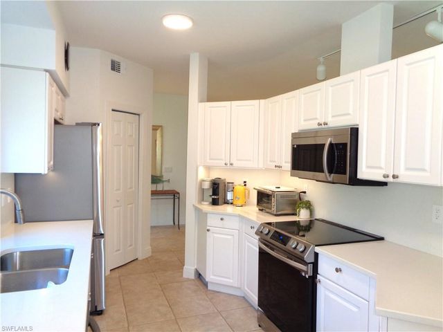 515 Laguna Royale BLVD # 102, Naples, FL 34119