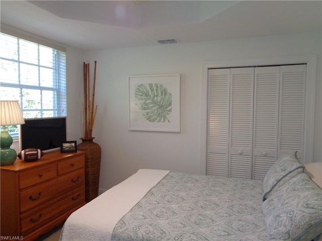 515 Laguna Royale BLVD # 102, Naples, FL 34119