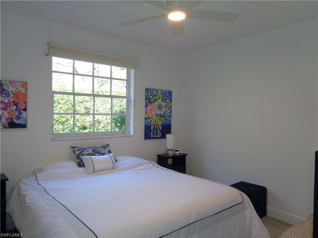 515 Laguna Royale BLVD # 102, Naples, FL 34119