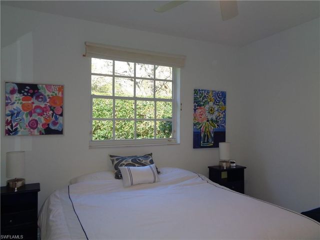 515 Laguna Royale BLVD # 102, Naples, FL 34119