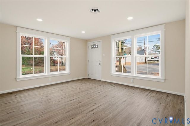 1304 Lee Ln, Hopewell, VA 23860