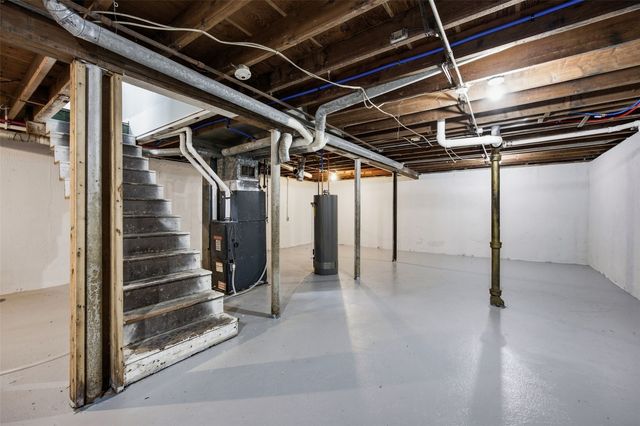 3811 Mount Vernon Road SE, Cedar Rapids, IA 52403