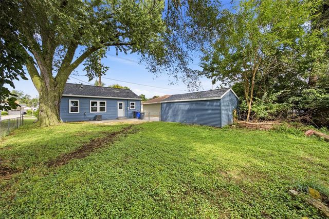 3811 Mount Vernon Road SE, Cedar Rapids, IA 52403