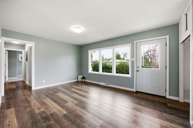 3811 Mount Vernon Road SE, Cedar Rapids, IA 52403
