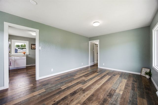 3811 Mount Vernon Road SE, Cedar Rapids, IA 52403