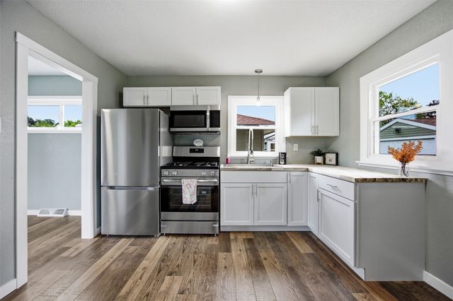 3811 Mount Vernon Road SE, Cedar Rapids, IA 52403