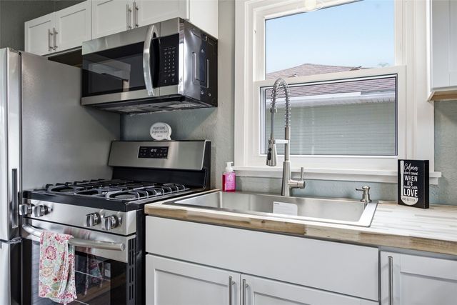 3811 Mount Vernon Road SE, Cedar Rapids, IA 52403