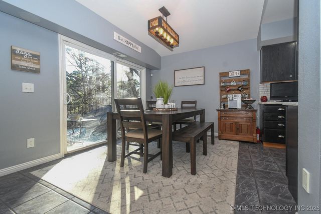 16230 Flint Ridge Drive, Kansas, OK 74347