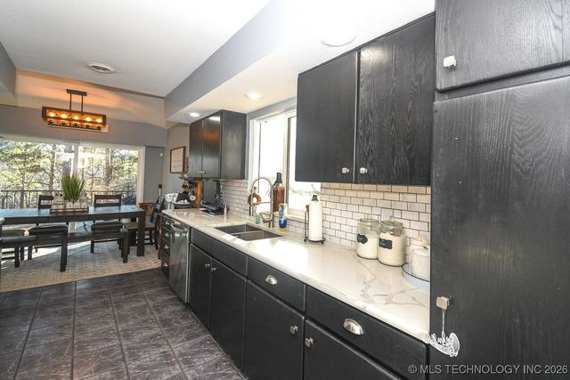 16230 Flint Ridge Drive, Kansas, OK 74347