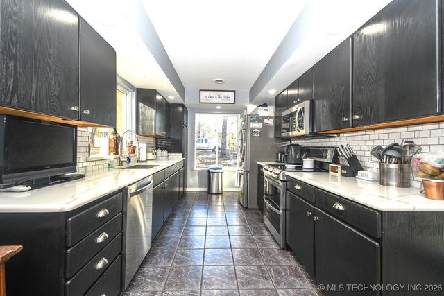 16230 Flint Ridge Drive, Kansas, OK 74347