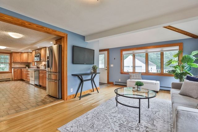 21 Preston St, Wakefield, MA 01880